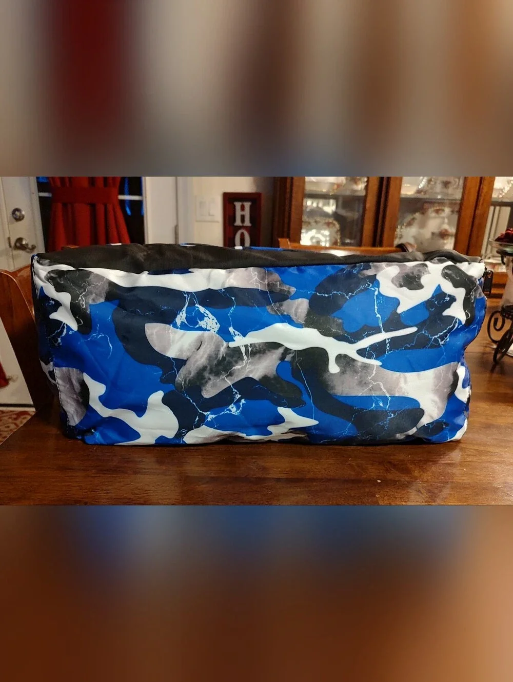Blue Marble Pattern Men's Travel Duffle Bag
